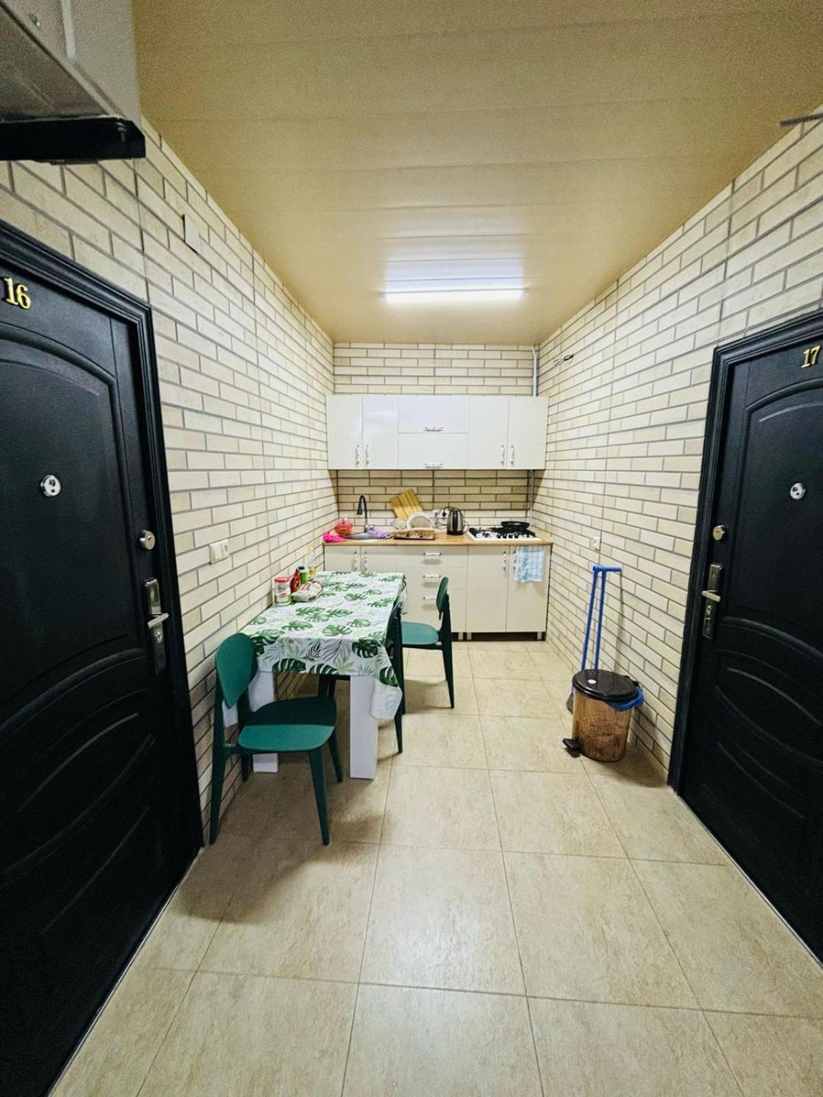 ホテル Nana'S House バトゥーミ エクステリア 写真